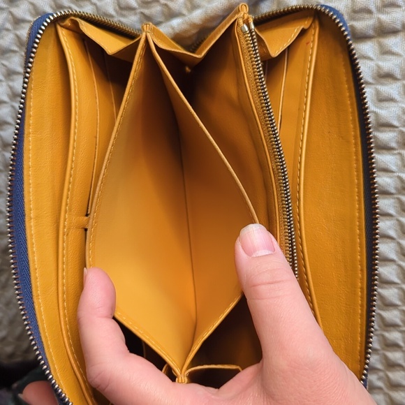 ✨ Louis Vuitton Monogram Denim Zippy - Picture 16 of 16